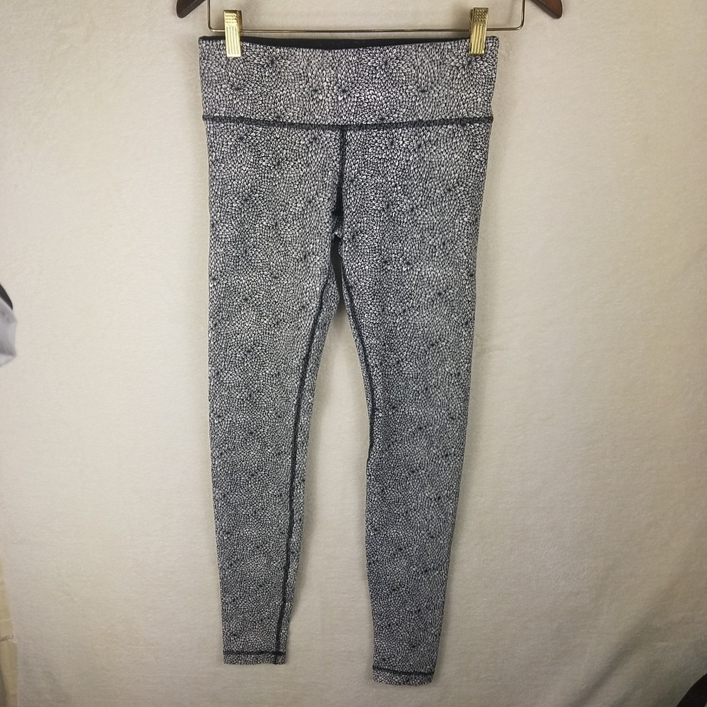 Lululemon Athletica Floral Print Leggings Womens 4 Black White Excellent Stretch